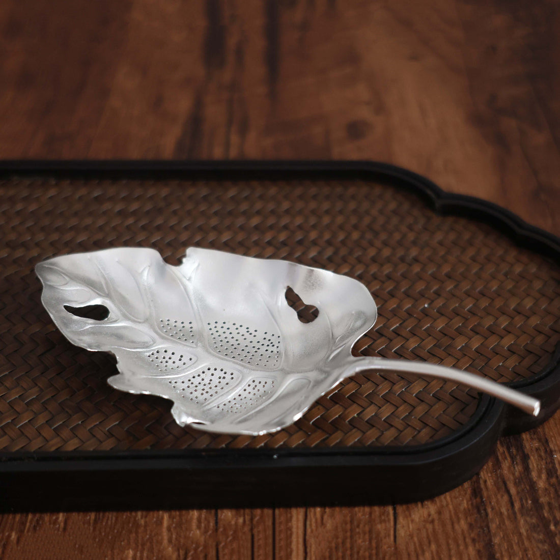 Чайное ситечко «Кленовый лист» из серебра 999 пробы, выкованное вручную | Портативный цельный серебряный фильтр для чая